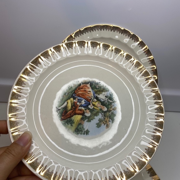 6 Cronin China Co. Salad Plates 7 1/4” Colonial Couple Gold Rim Minerva Ohio - Picture 4 of 10